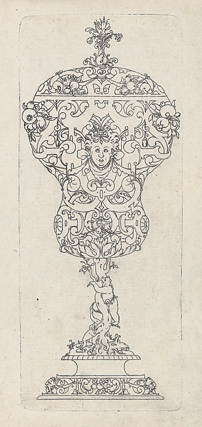 Covered Goblet, Pear shaped bidy on shaft og twisted tree-trunk with bear treed by dog