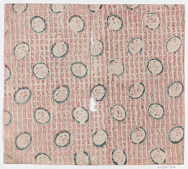 Sheet with curved line and oval pattern