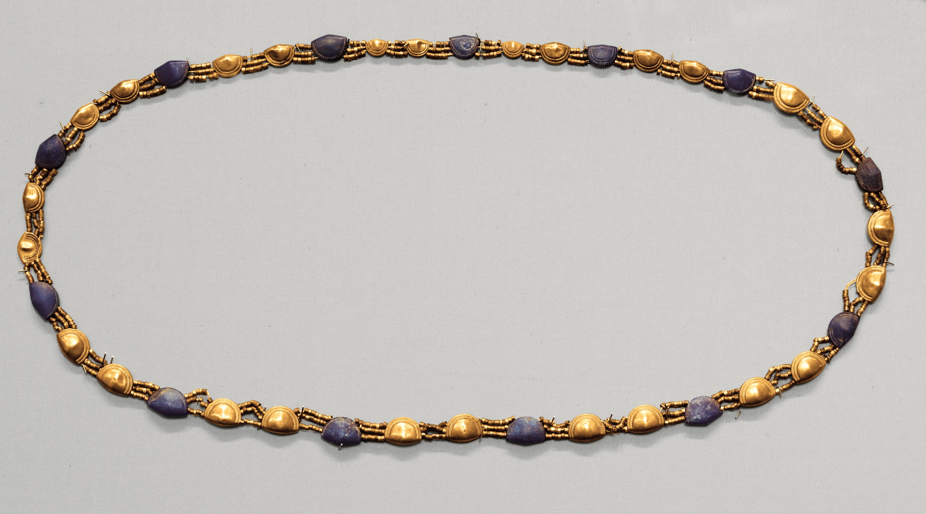 Girdle with gold and lapis wallet-shaped beads, New Kingdom