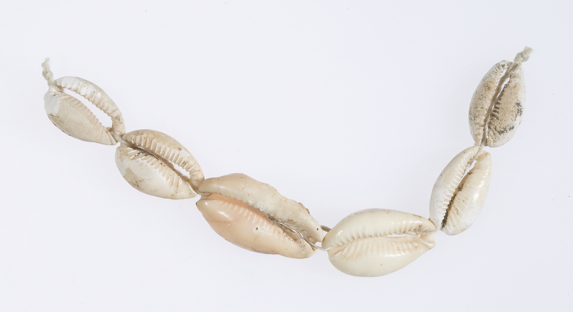 Hepy, String of cowrie shells, Middle Kingdom
