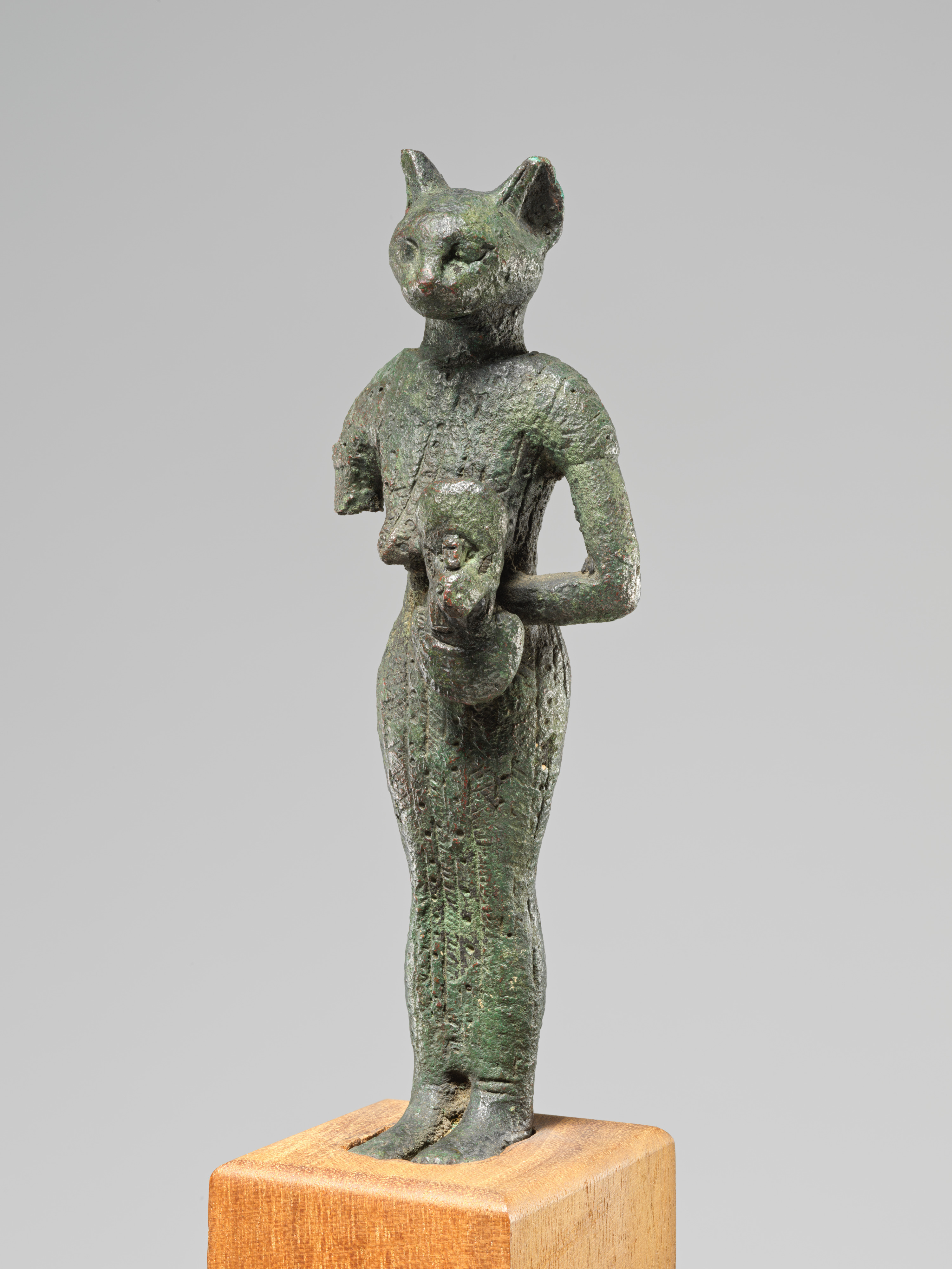 Bastet Holding Aegis And Basket Late Period Saiteptolemaic Period The Metropolitan Museum