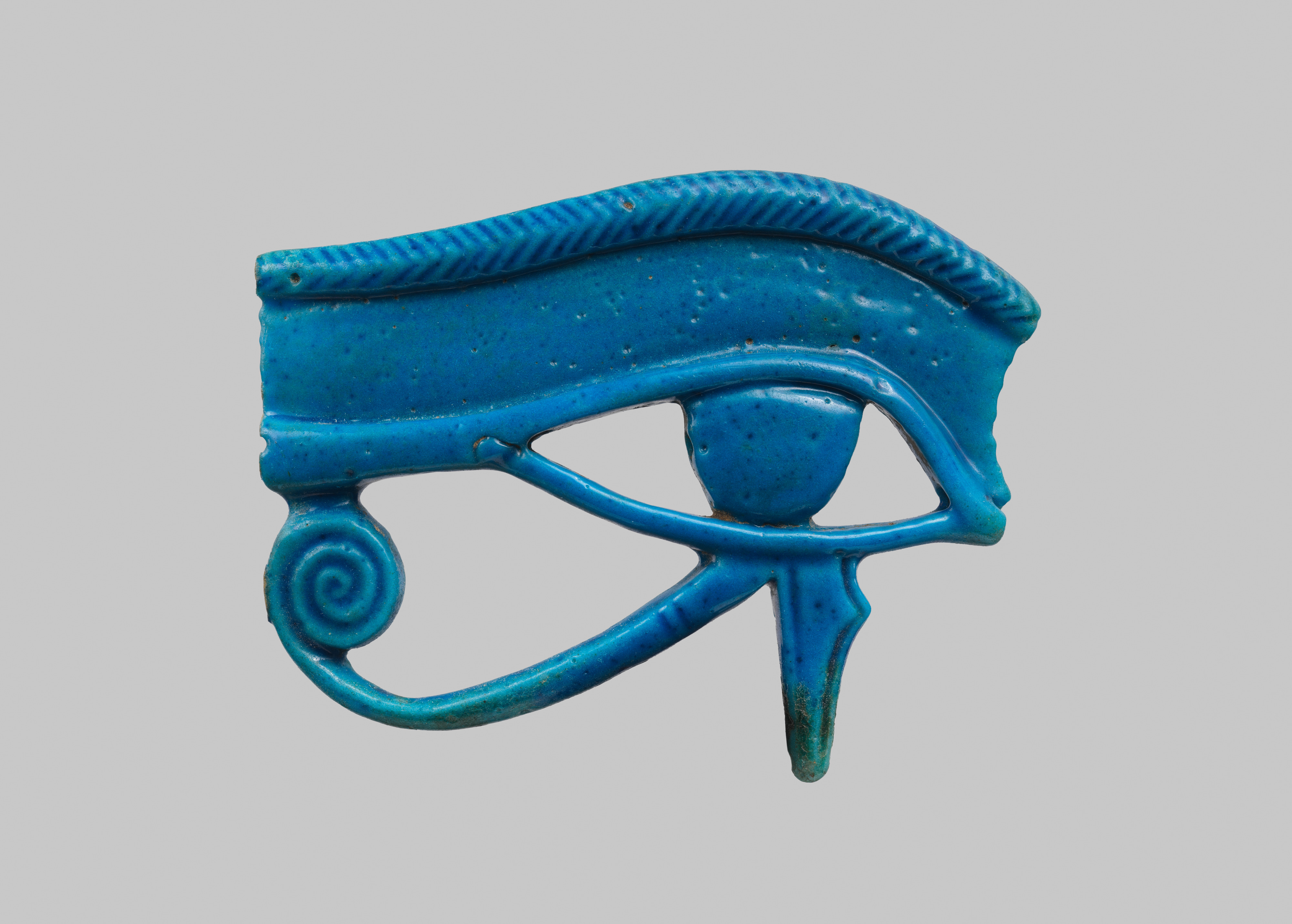 <em>Wedjat</em> eye amulet from a bracelet