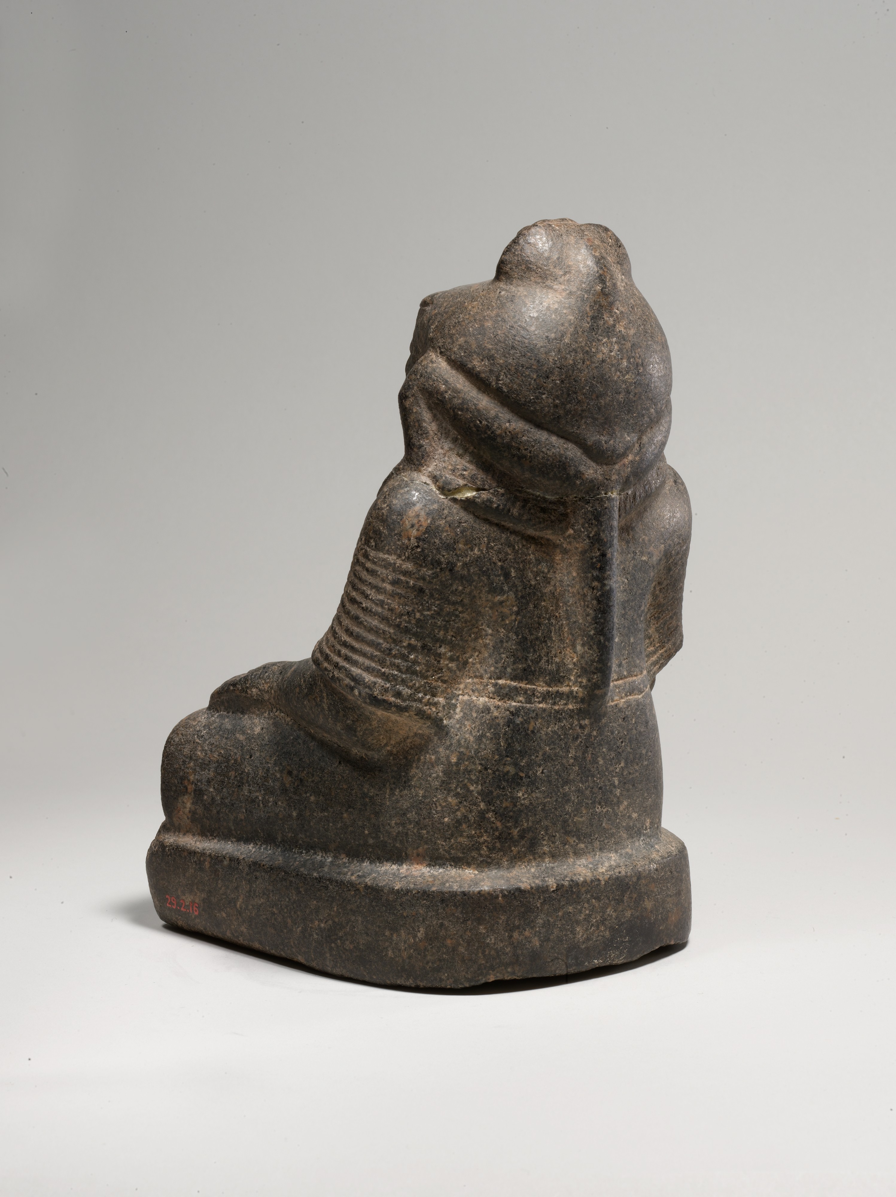 Statue of a scribe with a baboon | New Kingdom, Ramesside | The ...