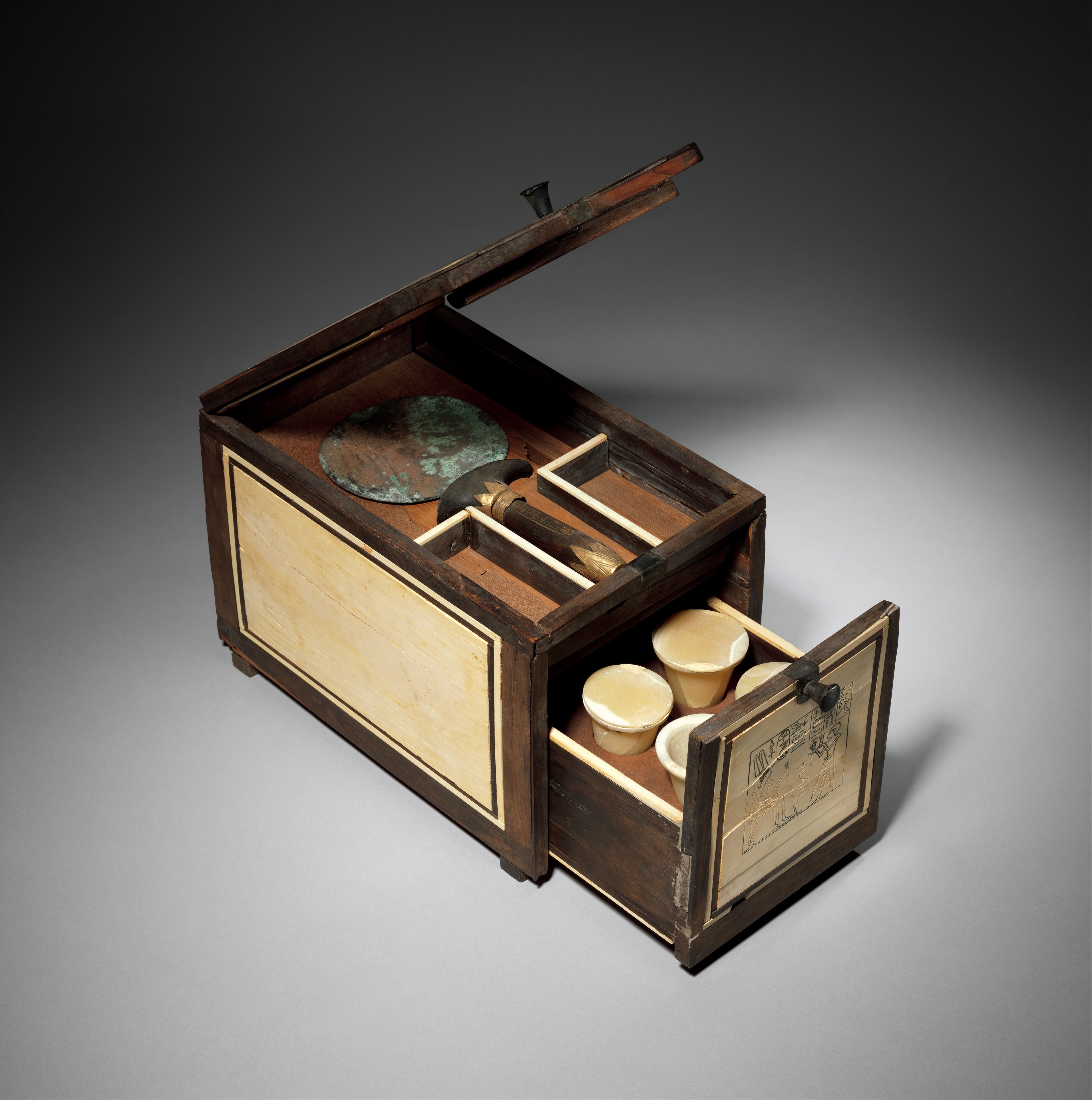 Basistheorie Erfenis zeevruchten Cosmetic Box of the Royal Butler Kemeni | Middle Kingdom | The Metropolitan  Museum of Art