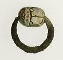 Ring with scarab bezel, Glazed steatite, copper alloy