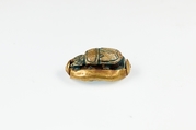 Scarab, Glazed steatite in gold funda