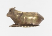 Resting bovine amulet, Gold