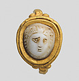 Ring with narrow shaft and oval box set with cameo of Medusa, Gold, onyx