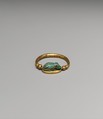 Ring set with a mouse design amulet, Gold, glazed steatite