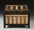 Inlaid box for cosmetic vessels of Sithathoryunet, Ebony, inlaid with ivory and red wood (restored), gold trim