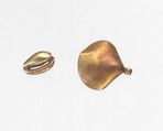 Pendant imitating a shell, Gold