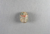Scarab, disk, Steatite, traces of green glaze