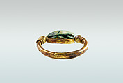 Scarab Finger Ring Inscribed for Hatshepsut, Gold, glazed steatite