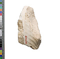 Right shoulder slice with shawl traces and Aten cartouche, Siliceous indurated limestone