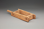 Brick mold, Wood