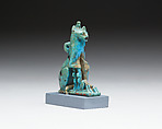 Cat with kittens amulet, Faience
