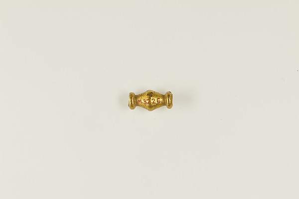Spool-shaped bead