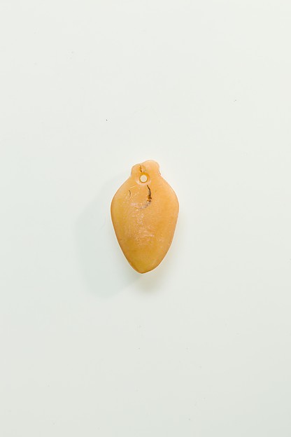 Heart (ib) from string of amulets by an unrecorded maker, The Metropolitan Museum of Art
