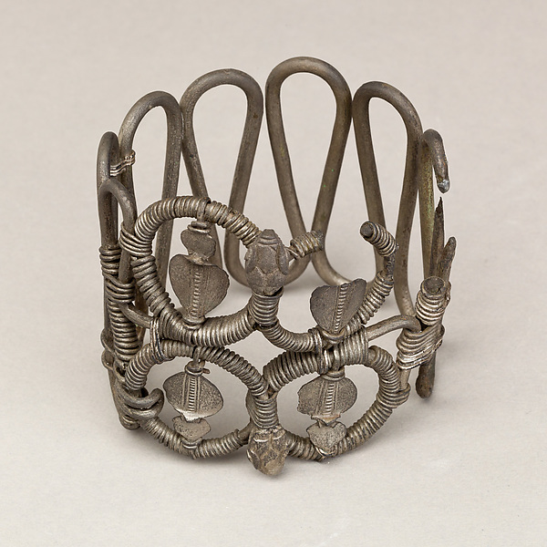 Bracelet or armlet with uraei by an unrecorded maker, The Metropolitan Museum of Art