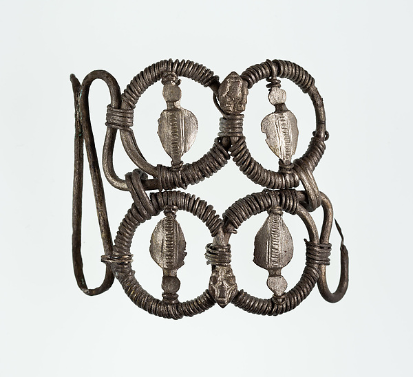 Part (?) of a bracelet or armlet with uraei by an unrecorded maker, The Metropolitan Museum of Art
