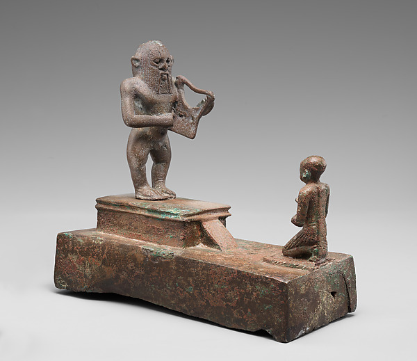 Group statue with a Bes-image plucking a lyre, 664–30 BCE