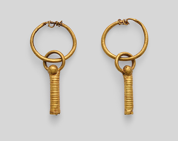 Hoop earrings with coiled wire pendant