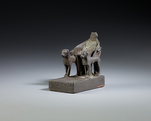 Throne for a god with royal statue