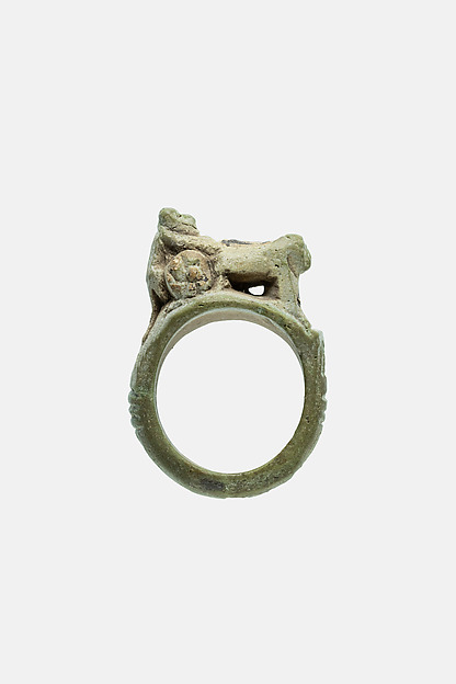 Ring with a bezel in the form of a baboon in a chariot pulled by two lions by an unrecorded maker, The Metropolitan Museum of Art