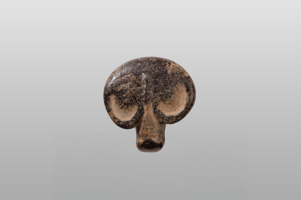 Amulet in the form of the head of an elephant