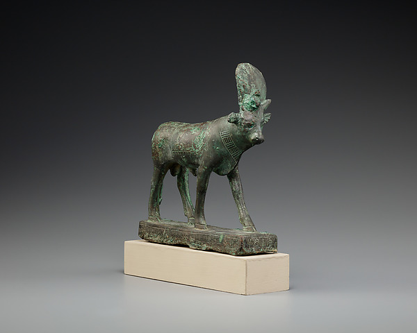 Apis with an inscription invoking Ptah for the benefit of Pasheryta[...] whose mother was Isetemhat