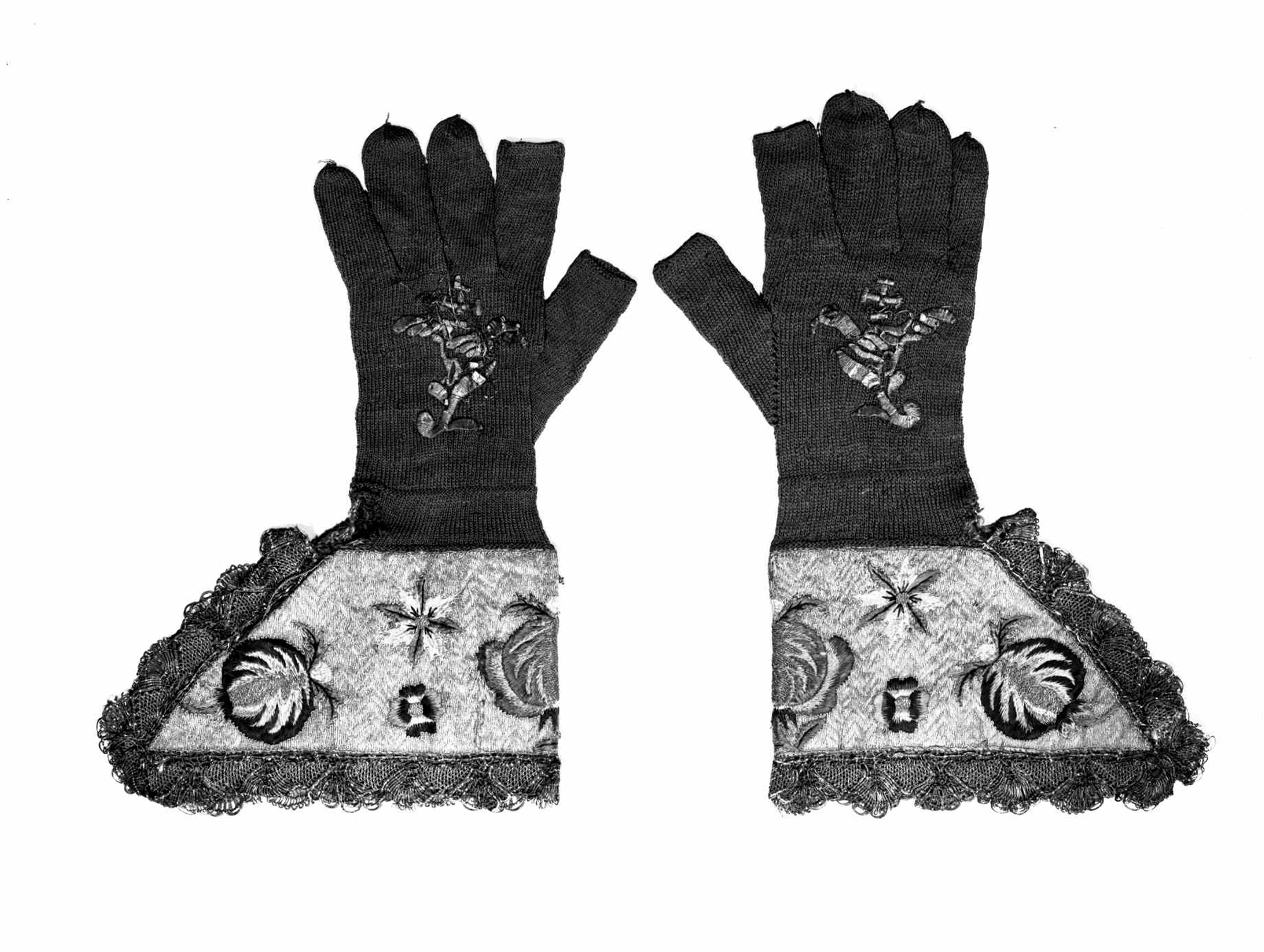 White Gloves or Not White Gloves - Medieval manuscripts blog