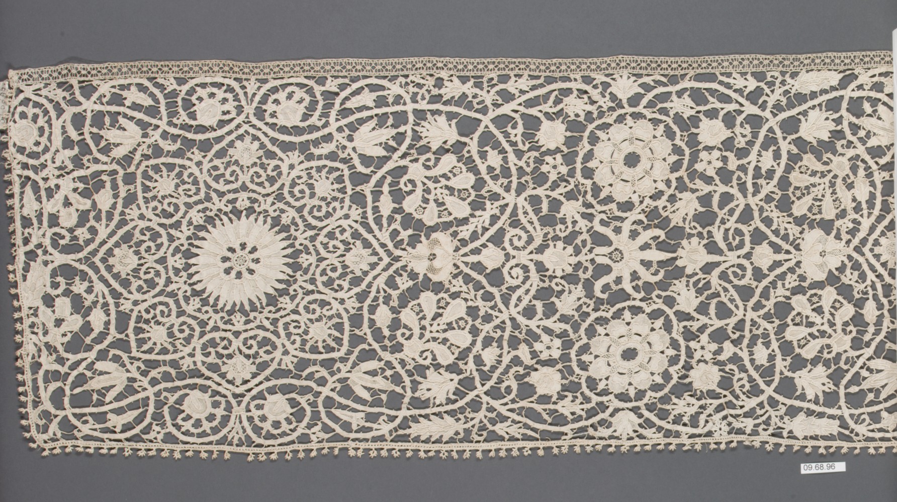 Fragment, Italian, 17th century, Italian, Needle lace, punto in aria, L. 5  x W. 2 1/2 inches, 12.7 x 6.4 cm, Textiles-Laces Stock Photo - Alamy