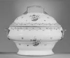 Tureen with cover (part of a service), Hard-paste porcelain, Chinese, possibly for British market