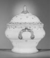 Tureen with cover (part of a service), Hard-paste porcelain, Chinese, possibly for British market