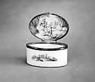 Snuffbox, Real Fabrica de Buen Retiro Spanish, Soft-paste porcelain, gold, Spanish, Madrid (Buen Retiro)