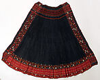 Ensemble, (a, c) cotton
(b,d) wool, Romanian