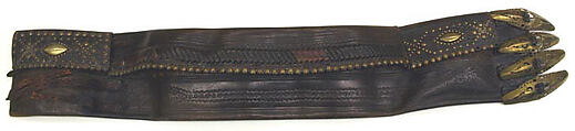 Ensemble, (a, b, e) wool
(c, d, f, g) leather
(h) wood, Polish