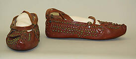 Ensemble, (a, b, e) wool
(c, d, f, g) leather
(h) wood, Polish