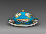 Sugar bowl with cover (sucrier de Monsieur le Premier) (one of a pair) (part of a service), Sèvres Manufactory (French, 1740–present), Soft-paste porcelain, French, Sèvres