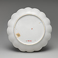Dish, Jeffreyes Hammet O&#39;Neale (Irish, 1734–1801), Soft-paste porcelain, British, Chelsea