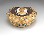 Snuffbox with portrait of Queen Anne (1665-1714), Gold, enamel, agate, diamonds, possibly French, Paris