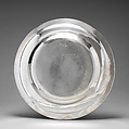 Dinner plate with English arms (one of a group of four), Richard Bayley (British, active 1708–48), Silver, British, London