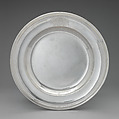 Plate (one of a set of twelve), Thomas Farren (British, active ca. 1707–d. 1743), Silver, British, London