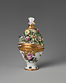 Scent bottle and box, Saint James&#39;s Factory (British, ca. 1748/49–1760), Soft-paste porcelain, British, London
