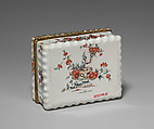Kakiemon-style snuffbox, Enamel on copper, British, possibly London
