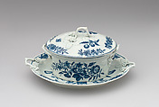 Butter dish with cover and stand, Worcester factory (British, 1751–2008), Soft-paste porcelain, British, Worcester
