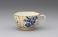 Tea cup, Worcester factory (British, 1751–2008), Soft-paste porcelain, British, Worcester