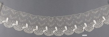 Silk bobbin lace edging, Bobbin lace, Spanish