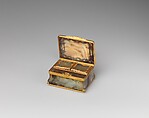 Box for rouge and patches, Gold, agate, British, London