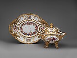 Tureen with cover (Terrine épis de blé or épis en or et plateau), Sèvres Manufactory (French, 1740–present), Hard-paste porcelain decorated in polychrome enamels, gold, French, Sèvres